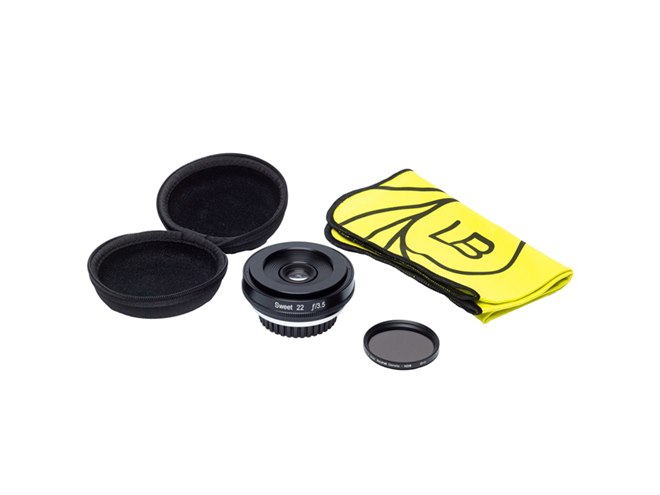 D40シルバーとパンケーキレンズ 待望のパンケーキレンズですね！』 ニコン D40 ボディ の