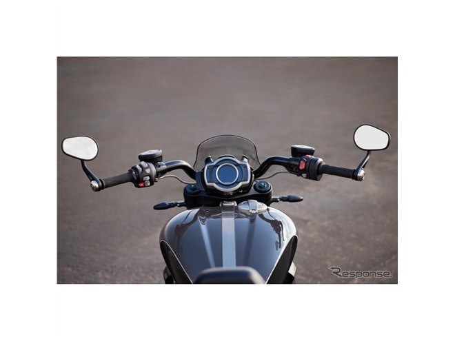 トライアンフ、新型ロケット3 ストームリーズを東京モーターサイクル