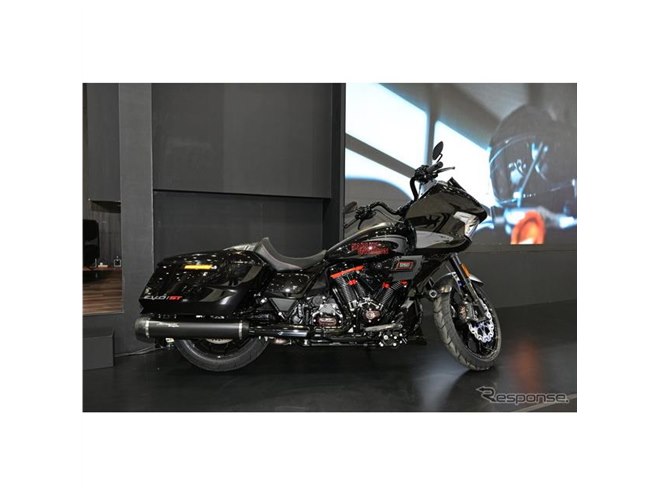 544万円、ハーレーの高級プレミアムモデル『CVOロードグライドST』を