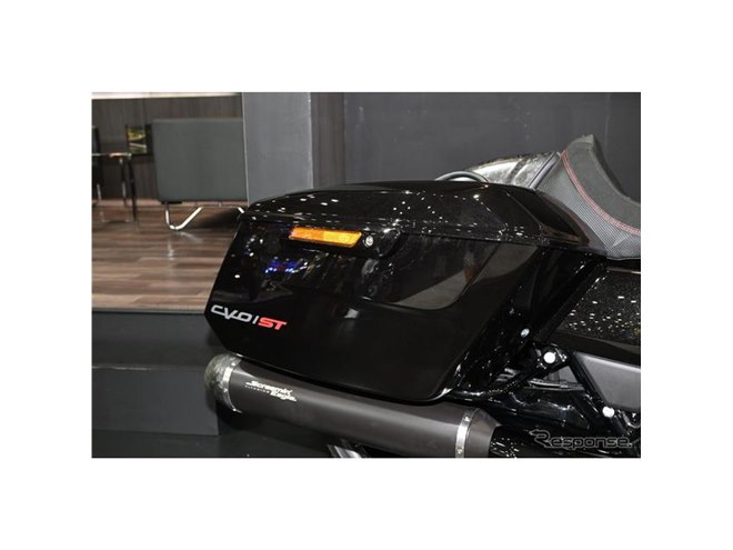 544万円、ハーレーの高級プレミアムモデル『CVOロードグライドST』を