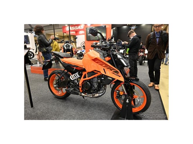 シリーズ30周年、オールニューで攻勢かける新型KTM『390デューク