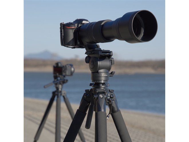 ベルボン、カウンターバランス機構を搭載した中型ビデオ雲台