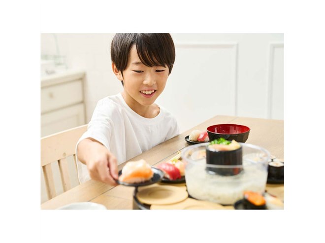 ライソン、お寿司と流しそうめんを同時に楽しめる「回転寿司まつり