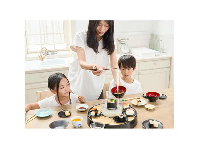 ライソン、お寿司と流しそうめんを同時に楽しめる「回転寿司まつり