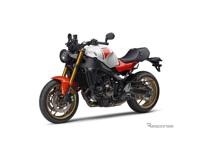 ヤマハ伝統の“白×赤”カラーがついに登場！ネオレトロバイク『XSR900