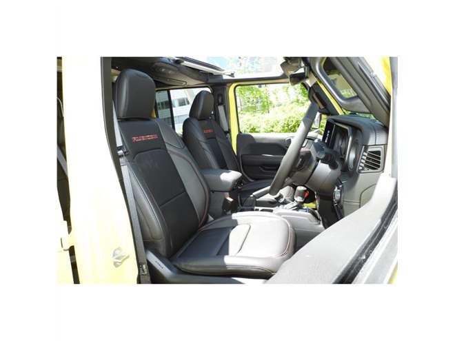 ジープ・ラングラー」の大幅改良モデル登場！ 装備を強化するとともに