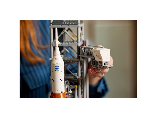 大人向けレゴシリーズから「宇宙」がテーマの2製品が5月18日発売