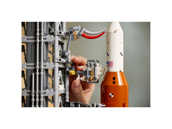 大人向けレゴシリーズから「宇宙」がテーマの2製品が5月18日発売