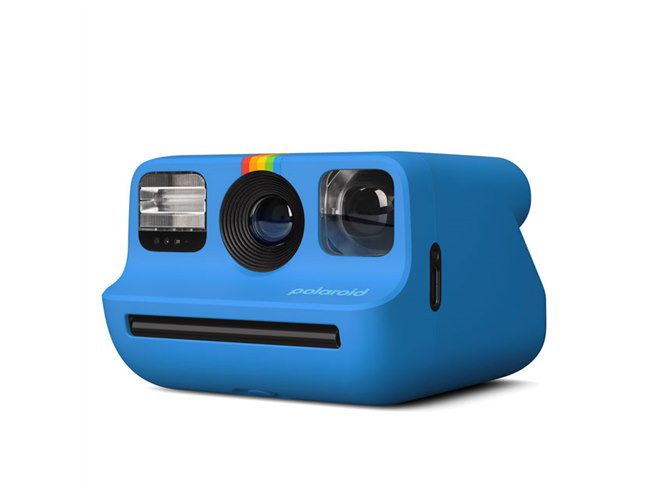 手のひらに収まる、重さ239gのインスタントカメラ「Polaroid Go