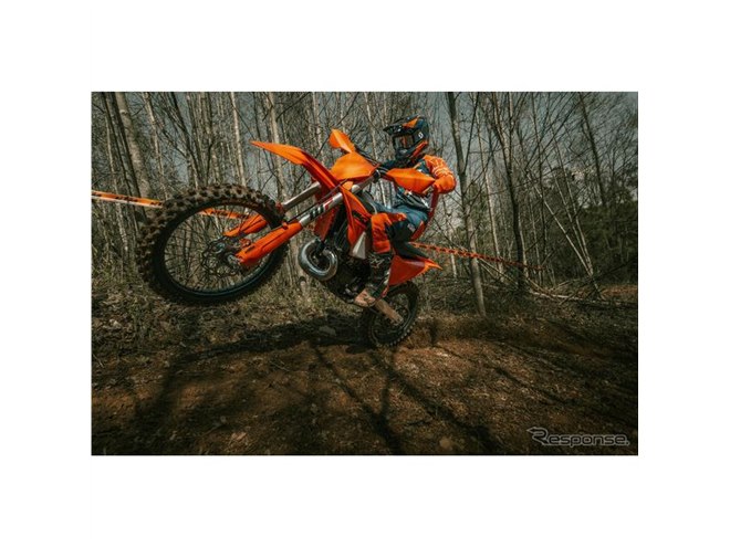 KTM、2025年モデルの「モトクロス＆クロスカントリー」競技車両を日本