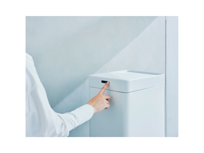 A-Stage、手をかざすだけでフタが開くスマートダストボックス