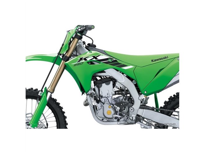 2年ぶりのフルモデルチェンジ、カワサキの競技用モトクロッサー「KX250