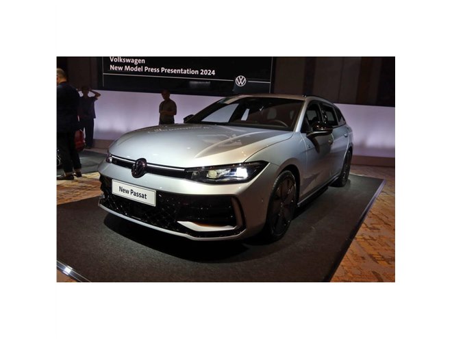 新型「フォルクスワーゲン・パサート」国内初公開 配車は2024年11月
