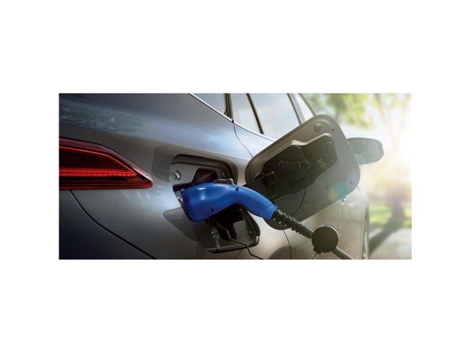 �u�n���A�[Z�v�̏[�d�|�[�g�B