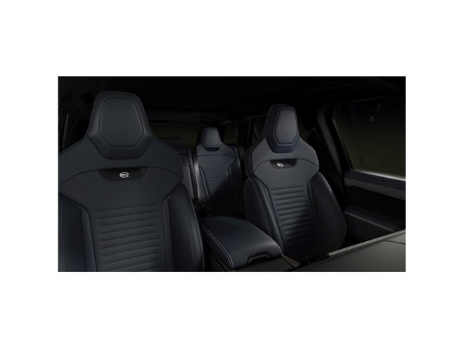 レンジローバー・スポーツ」の限定コレクション発売 全5モデルを各1台