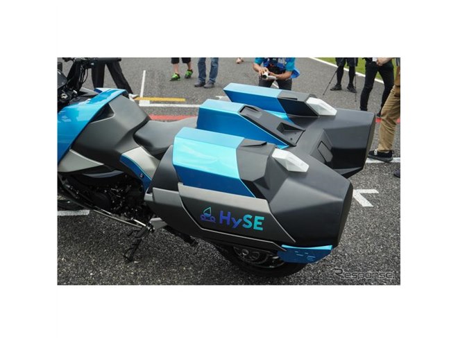 カワサキの「水素エンジンバイク」、鈴鹿8耐で世界初のサプライズ走行