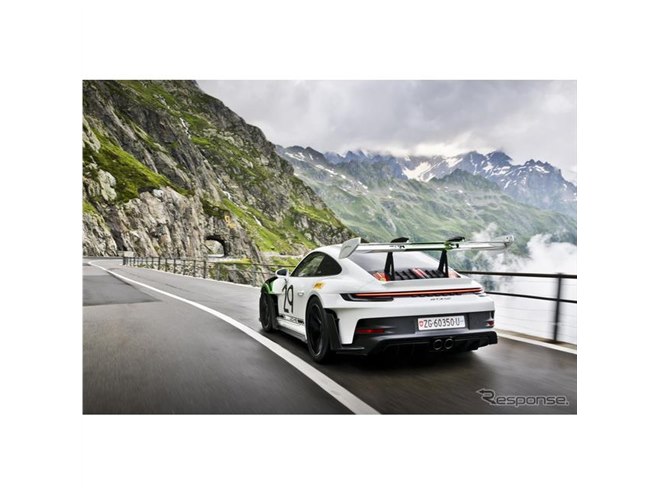 栄光の「917」をオマージュ、伝説のドライバーに捧ぐ特別な『911 GT3