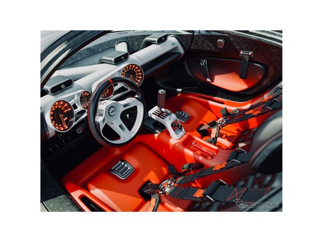 電動化やデジタル化とは無縁！ 1000馬力のV12を7速MTで操るハイパー