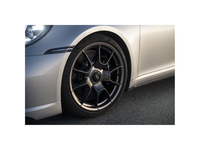 ポルシェ911ターボ」のデビュー50周年を祝う記念限定モデルが