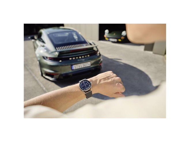 新品　限定品　ポルシェ　50周年911ターボ　車検証ケース　書類ホルダー 新品 限定品 ポルシェ 50周年911ターボ 車検証ケース 書類