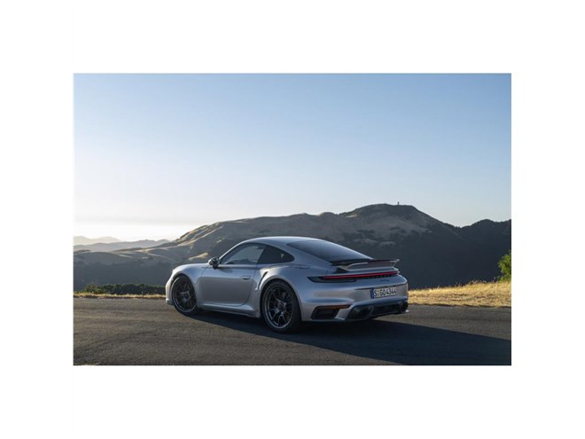 ポルシェ911ターボ」のデビュー50周年を祝う記念限定モデルが登場