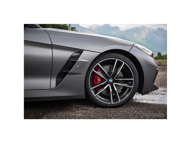 BMW『Z4 M40i』初の6速MT登場、「ピュア・インパルス」の新写真 - 価格.com