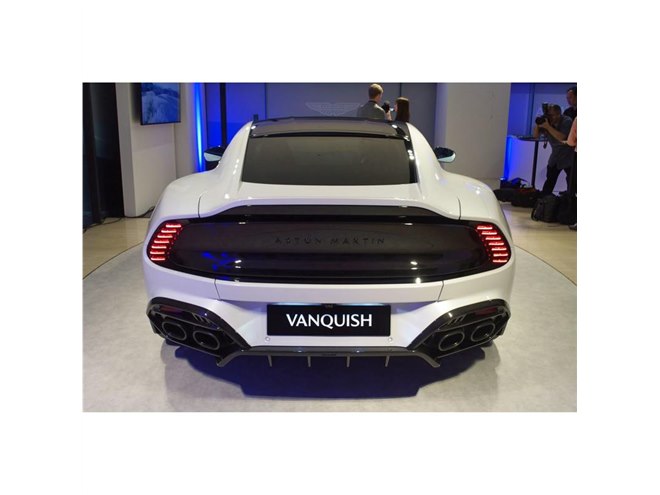 アストンマーティン「ヴァンキッシュ」新型で復活！835PSのV12備えたフラッグシップ | 中古車なら【グーネット】