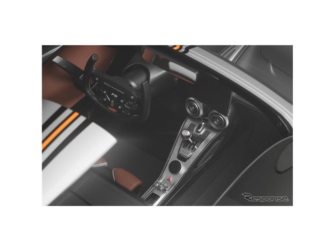 世界最強のマニュアル車あらわる！ 1817馬力のV8を6速MTで操る