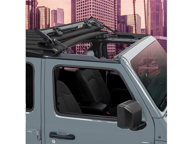 ジープ・ラングラー」に手動開閉式ソフトトップ付きの限定車 - 価格.com