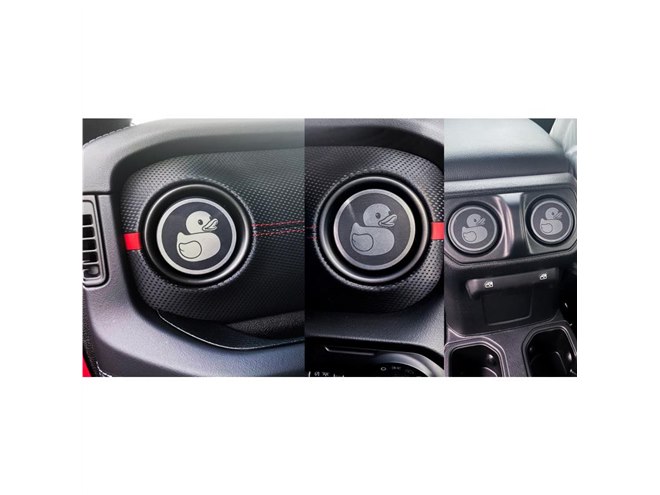 ジープ・ラングラー」に手動開閉式ソフトトップ付きの限定車 - 価格.com