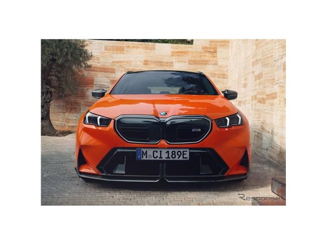 BMW『M5ツーリング』新型、チタンやカーボンを惜しみなく装着「M