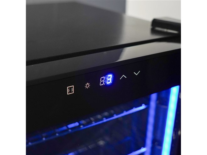 サンコー、RGBライティングで庫内がカラフルに光るゲーミング サンコー、RGBライティングで庫内がカラフルに光るゲーミング