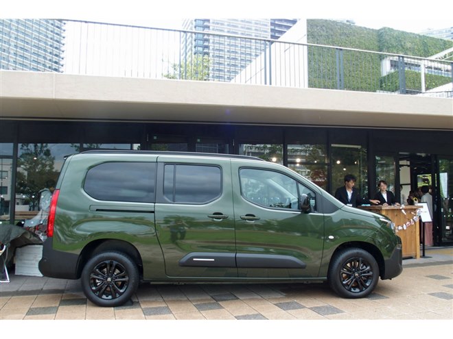 フェインランド ヘルシンキ Leonardo シトロエン トレーナー M 外車 ランボルギーニ シアン ロードスター 【車両レビュー】世界限定