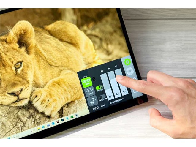 ユニーク、スマホとワイヤレス接続できるWi-Fi対応15.6型 ユニーク、スマホとワイヤレス接続できるWi-Fi対応15.6型