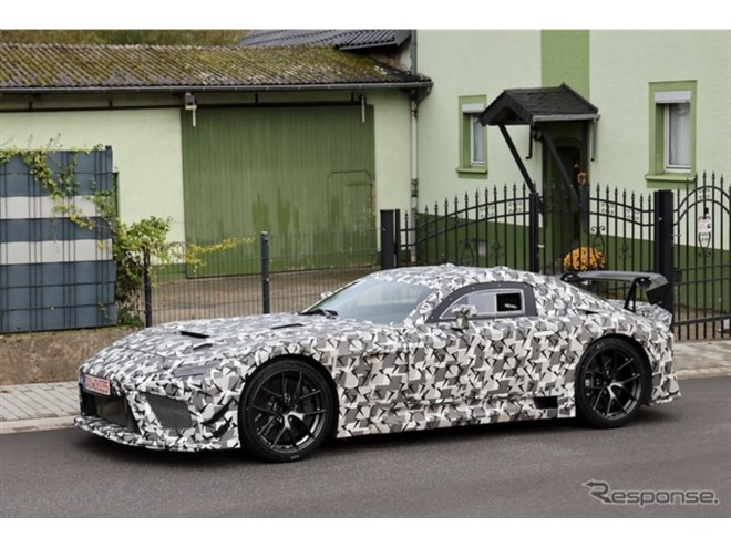 噂のレクサス『LFA II』、実車がついに現れた！ 900馬力の4.0リットルV8ハイブリッド搭載か？ - 価格.com