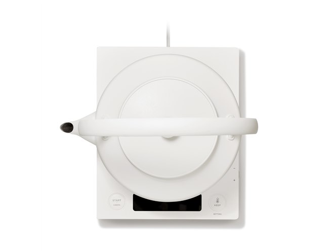 バルミューダ、やかんのようなデザインの電気ケトル「MoonKettle