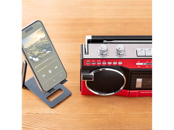 サンワ、Bluetoothを搭載した80年代デザインのラジカセ「400