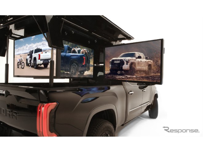 アメリカで流行？ トヨタ『タンドラ』をスポーツ観戦仕様に、55インチ