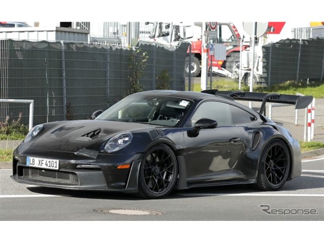 最後の非電動・非ターボの水平対向6気筒…ポルシェ『911 GT3 RS』を
