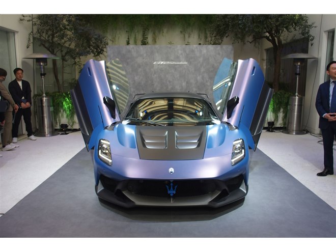 マセラティのミドシップスーパースポーツカー「GT2ストラダーレ」が