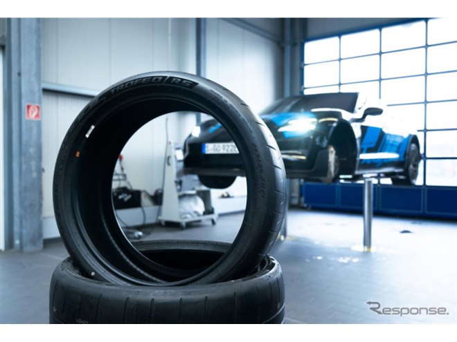 ポルシェのスポーツEV『タイカン』、世界のサーキットで新記録達成 
