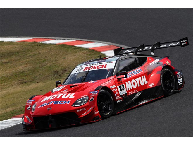 日産はレーシングカーから市販予定の初公開モデルまで多様な車両を展示