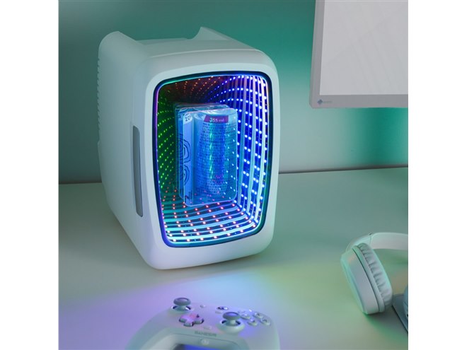 奥行き感のあるイメージ」で光るLEDドアパネルを搭載したミニ
