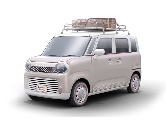 スズキが新型「フロンクス」のカスタマイズカーや「スイフトスポーツ
