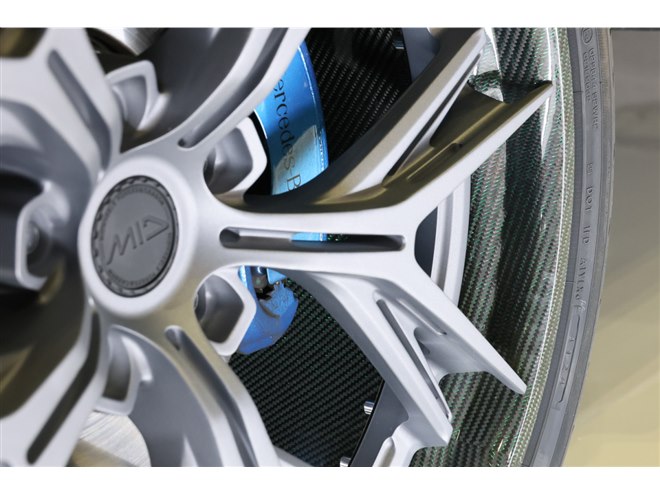 MIDホイールが新作のカーボンリムホイールを発表【東京オートサロン