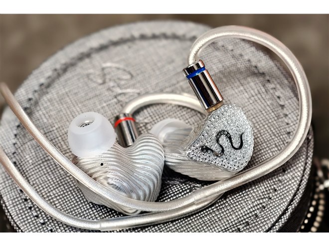 EarAcoustic Audio、巳年を記念したデザインの有線イヤホン8種