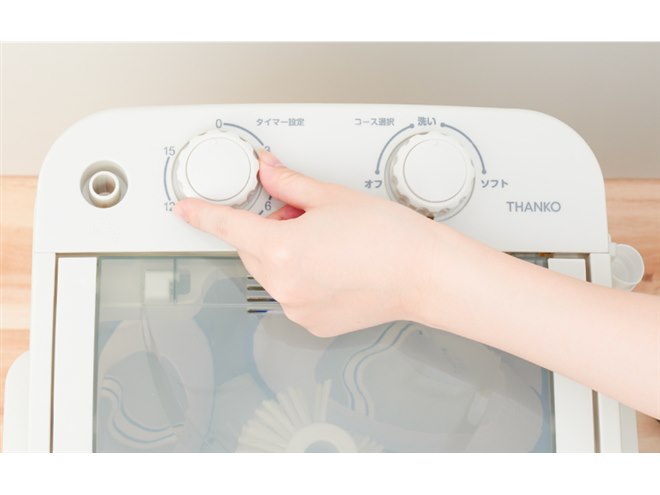 サンコー、「ソフトコース」を搭載した靴専用ミニ洗濯機「靴洗