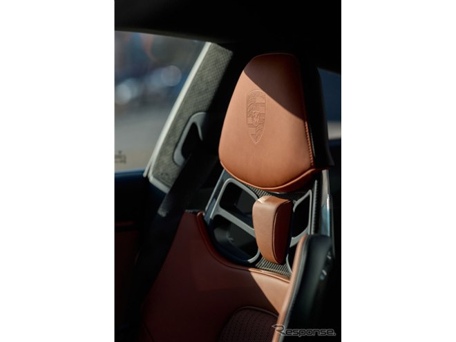 ポルシェ、希少な限定『911 S/T』をオークション出品へ…収益は米赤十字