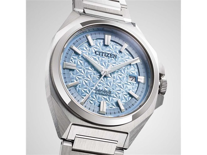 シチズン、アイスブルーの文字盤を採用した「831 Mechanical