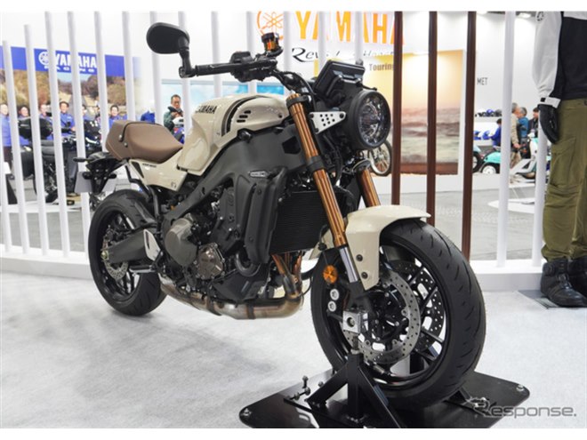 YAMAHA タンク 黒/金